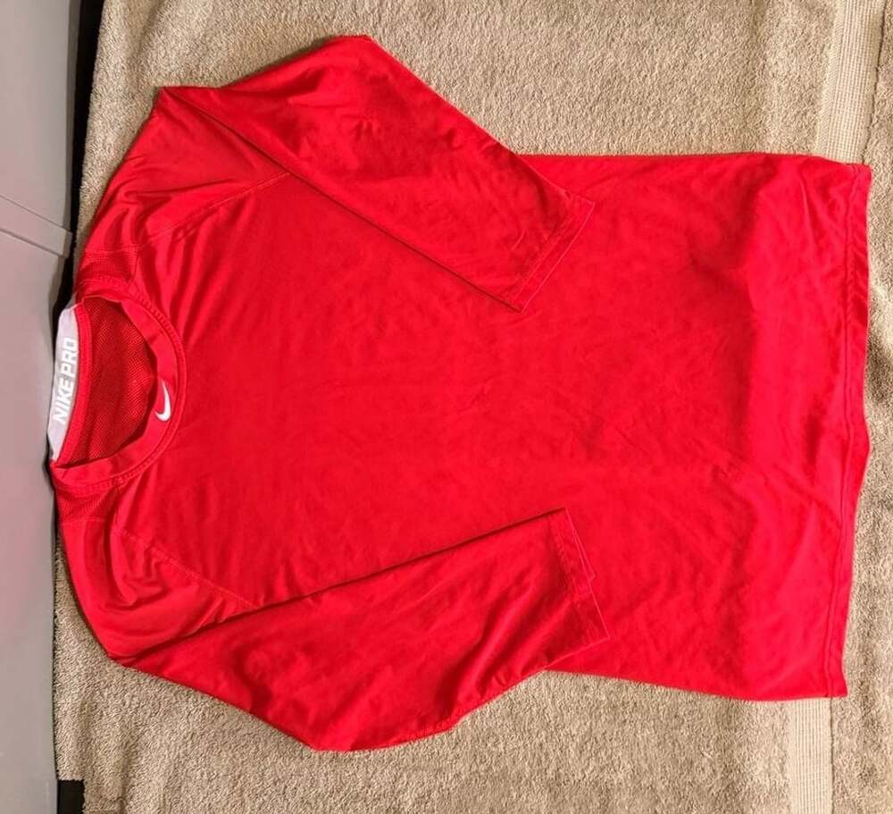 Nike Dri-Fit Pro Slim Fit Size M Red Long Sleeve Athletic Shirt